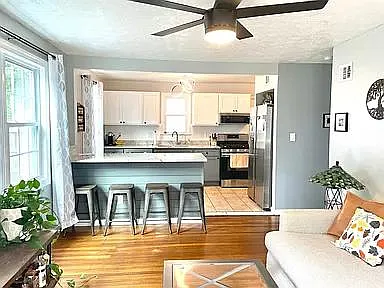 4 bed, 1365 sqft, $3,000 — Photo 3