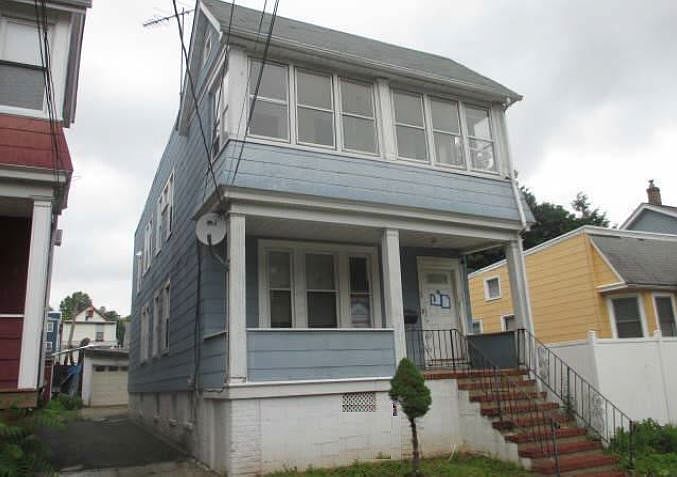 1st image of 60 Leslie Pl