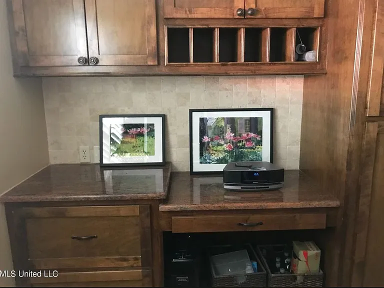 58 Woodlake Dr — Photo 6