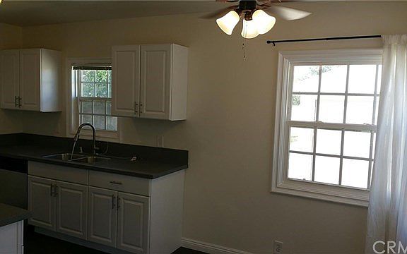 4th image of 941 W McFadden Ave