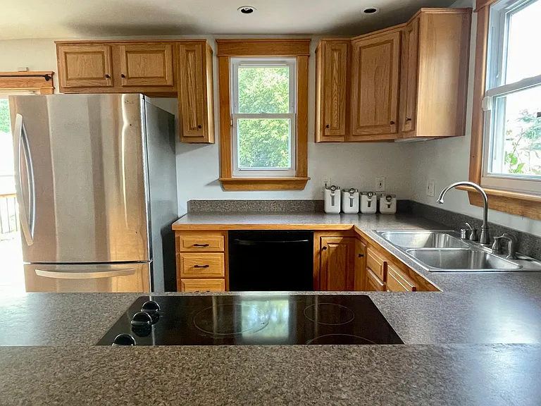 1667 Richmond Dr — Photo 14