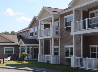 21 Searles Rd #102, Windham, NH 03087