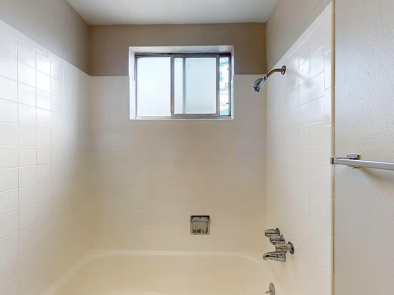 Carousel Apartments — Photo 16