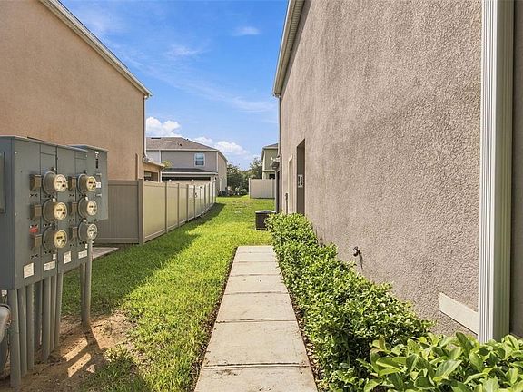 3rd image of 9012 CARLOTTA WAY