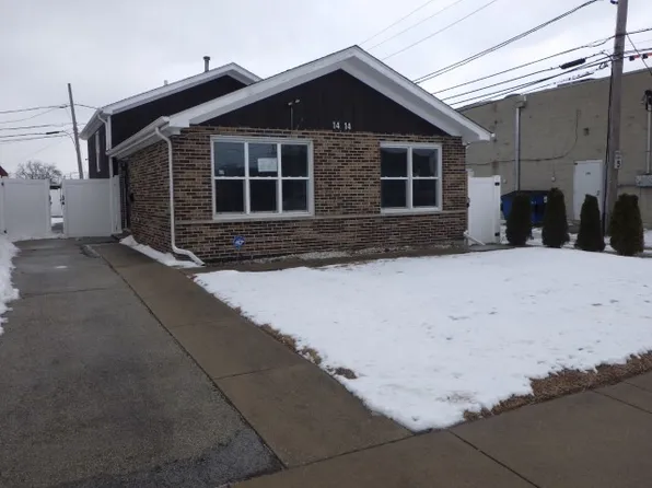1414 Memorial Dr, Calumet City, IL 60409