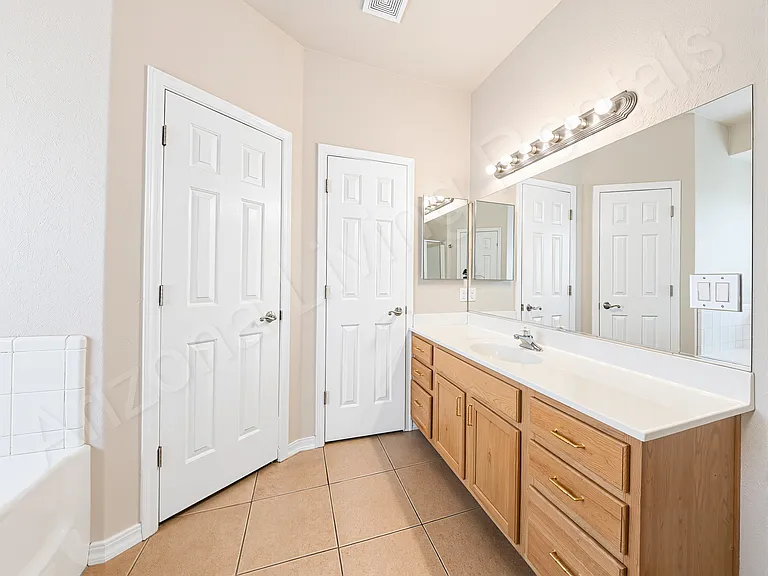 2085 Alan Ladd Dr — Photo 9