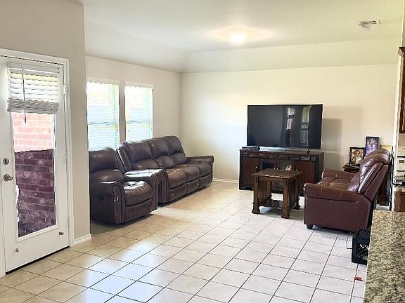4th image of 2326 Pontotoc Dr