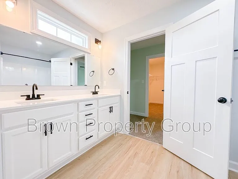 300 Saint Matthews Church Rd — Photo 28