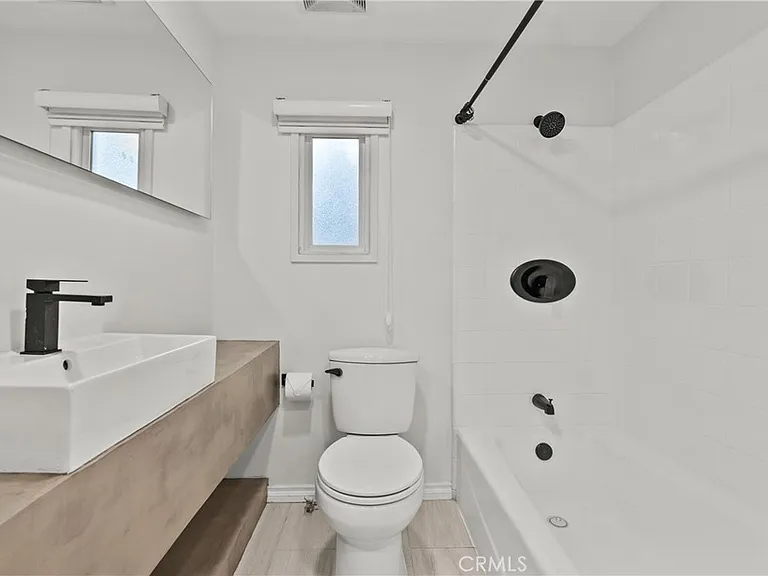 17337 Emelita St — Photo 17