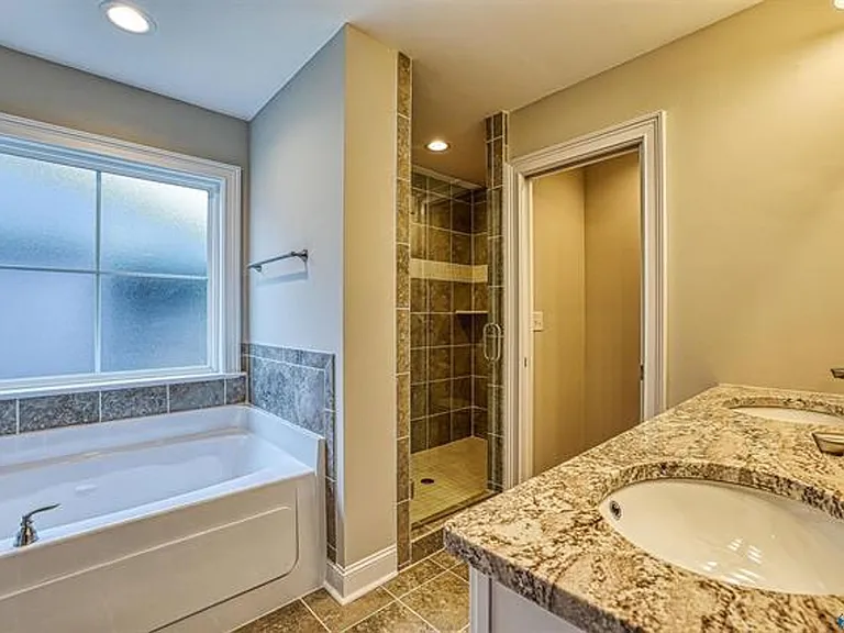 15607 Ironcrest Dr — Photo 12