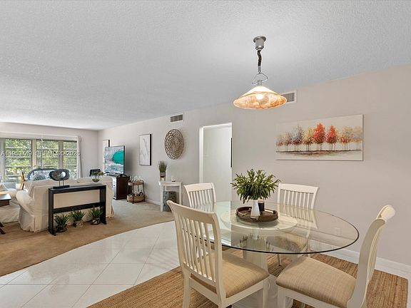 4th image of 2004 Granada Dr APT O2