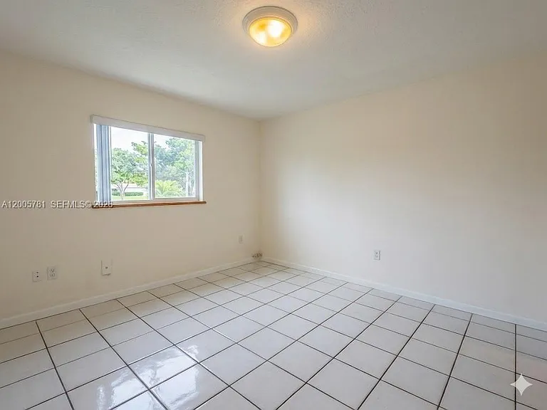 3052 SW 27th Ave #204 — Photo 7