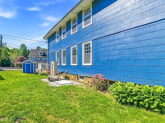 5th image of 14 Oak St #14