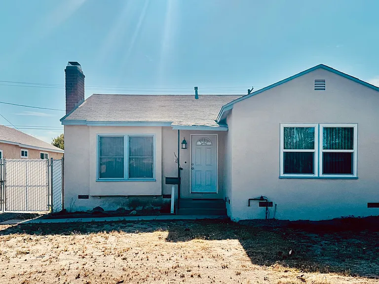 7333 Camellia Ave — Photo 1