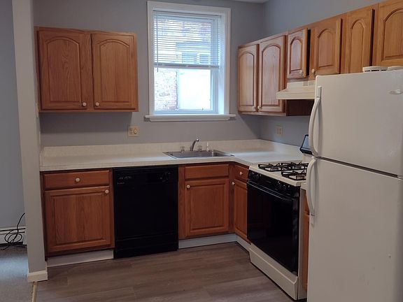 3rd image of 312 Quail St APT 1F