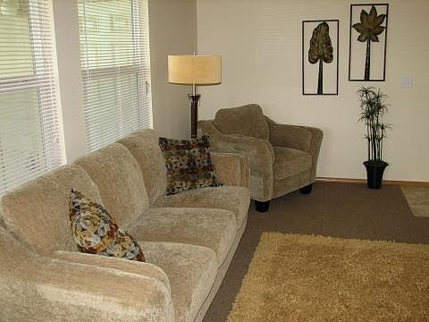 livingroom 2_10042016