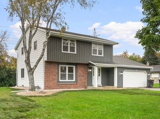 9216 N Fairy Chasm Ln, Brown Deer, WI 53223