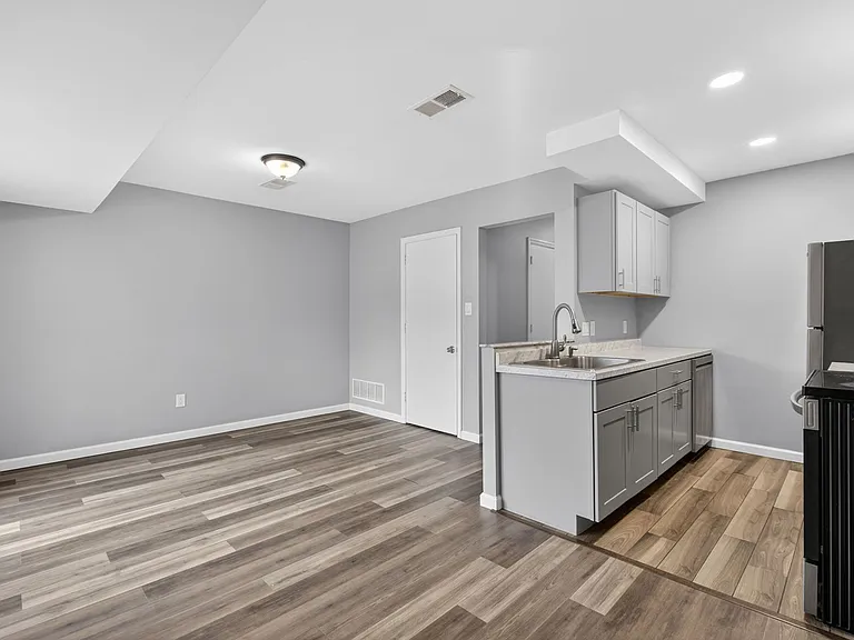 46 Village Dr — Photo 7