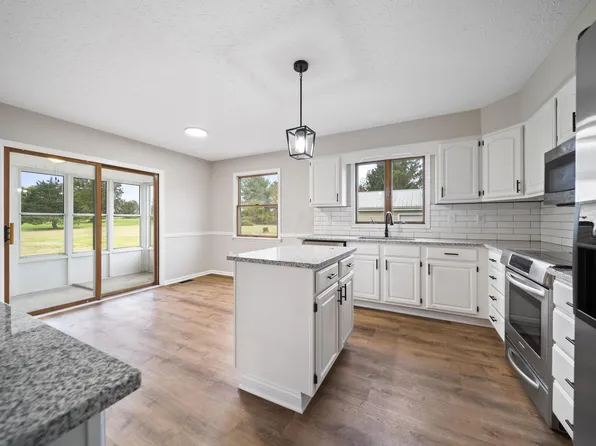 5910 Brook Rd NW, Baltimore, OH 43105