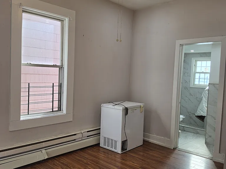 2069 Crotona Ave #2 — Photo 9