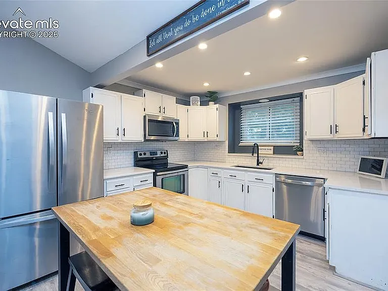 975 Tari Dr — Photo 12