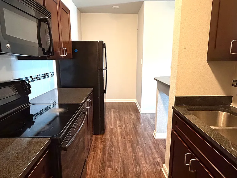 City Center Apartment Homes — Photo 23