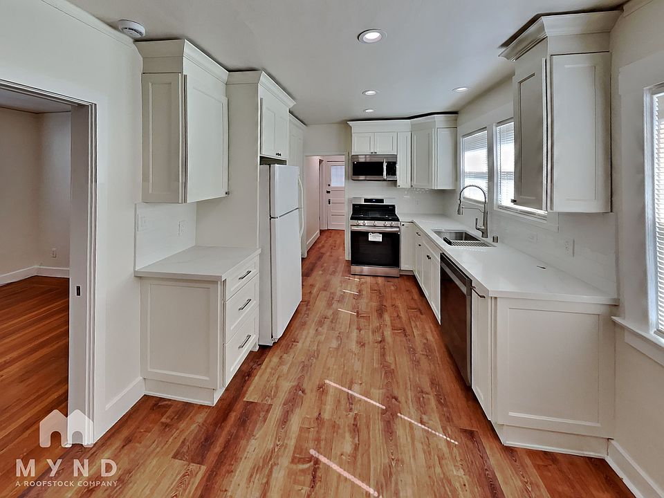 1st image of 233 Athol Ave