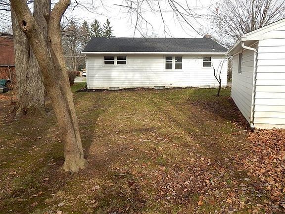 3rd image of 751 Annawan Ln