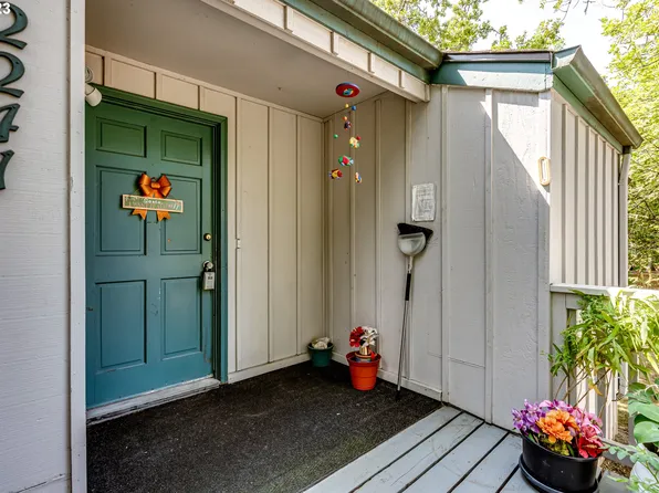 2241 Hawkins Ln, Eugene, OR 97405