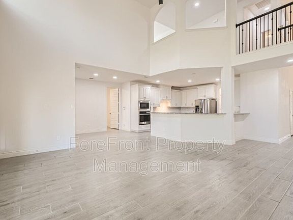 5th image of 8834 Hideout Bnd