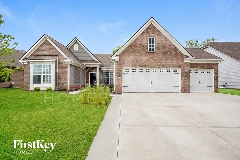 4434 Hayward Way photo 1