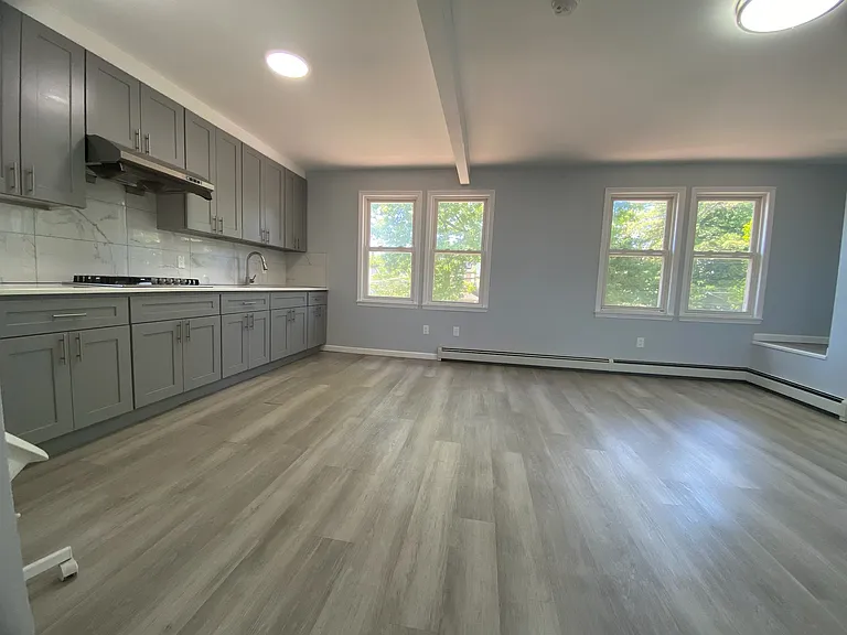 118-07 9th Ave — Photo 11