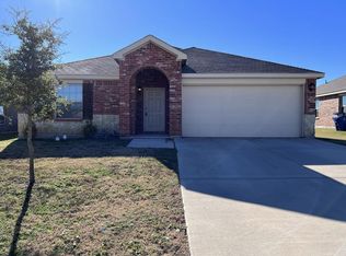 319 Plum Dr, Nevada, TX 75173