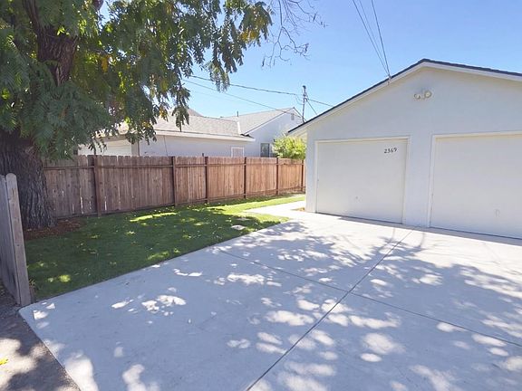 4th image of 2369 Oakwood Dr
