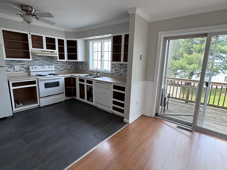 22 Chamberlain St — Photo 8