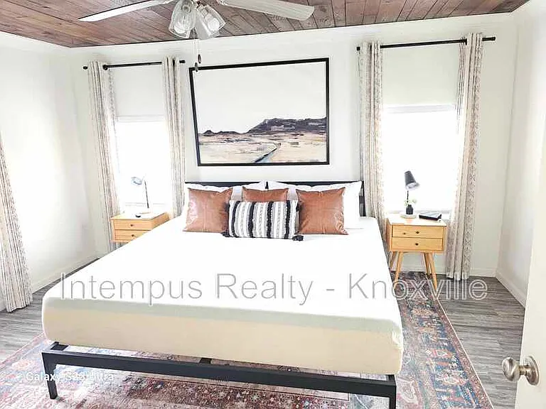 1104 E Hendron Chapel Rd — Photo 16