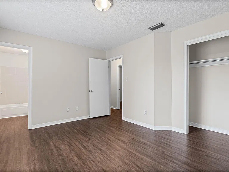 2835 Old Dutch Ct — Photo 12
