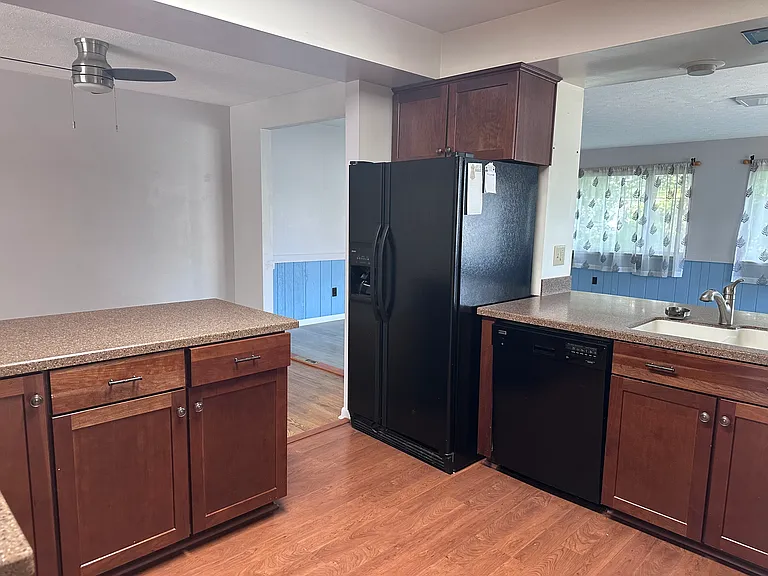 21228 Nottingham Dr — Photo 9
