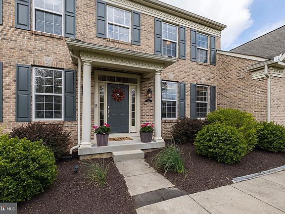 3rd image of 1386 Old Barn Cir