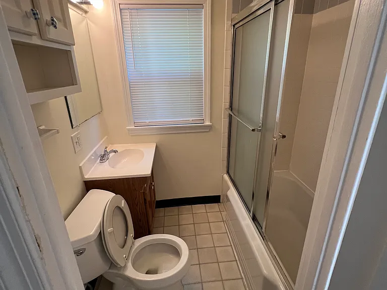521 Burncoat St #1 — Photo 10