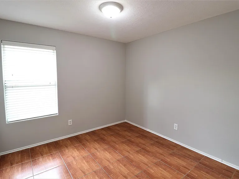 811 Slate Valley Ln — Photo 10