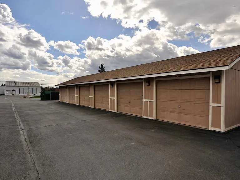 615 W Hayden Ave #B4 — Photo 3