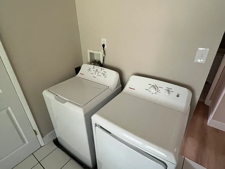 625 Broadmoor Dr #F — Photo 9