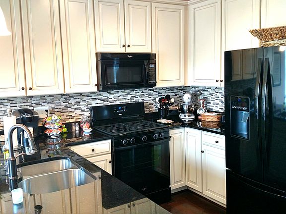 3rd image of 8606 Wintergreen Ct Unit 207