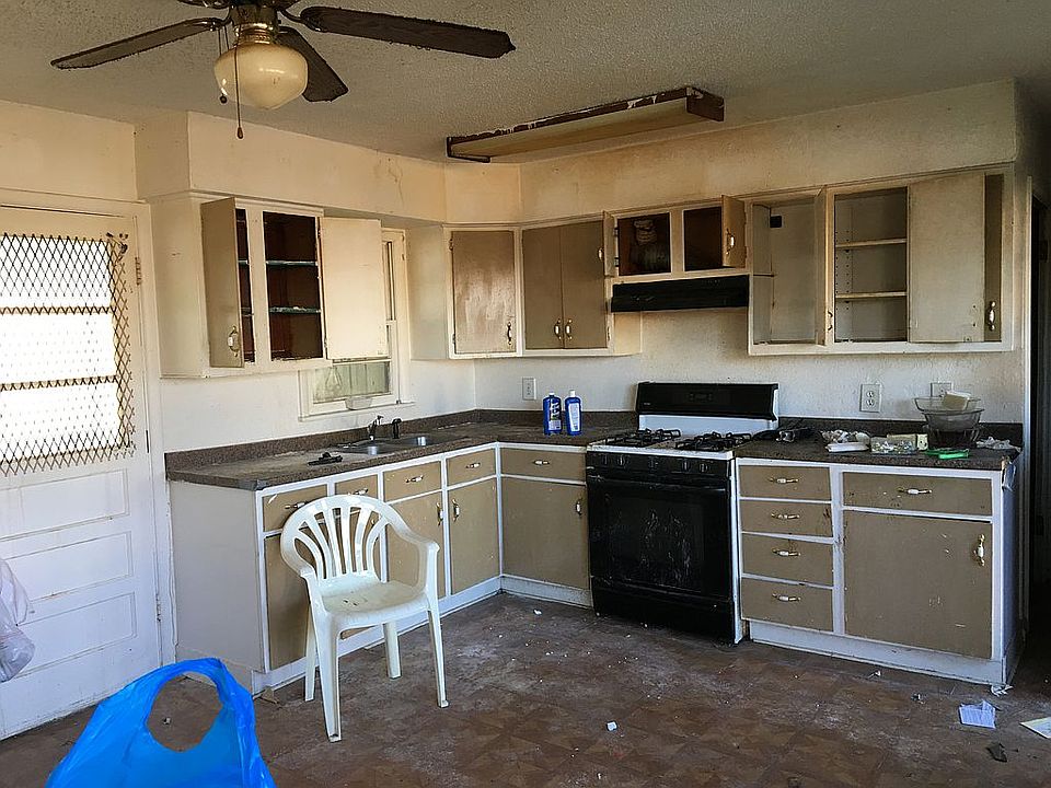1st image of 3217 E 52nd St