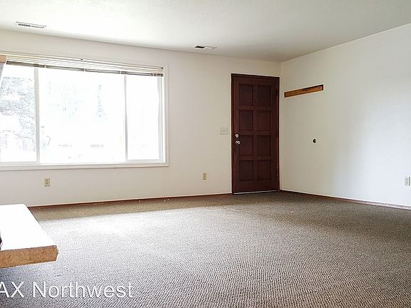 2nd image of 704 Midway Dr NE