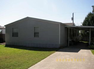 6328 S Highland Cir, Haltom City, TX 76117