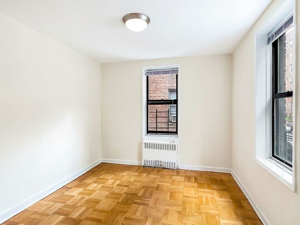 2nd image of 13720 45th Ave APT 4H
