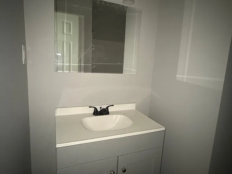 916 N Monroe Ave #5 — Photo 3