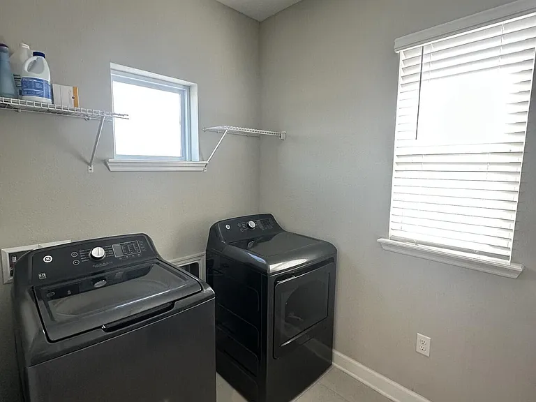 228 Dalton Cir — Photo 23